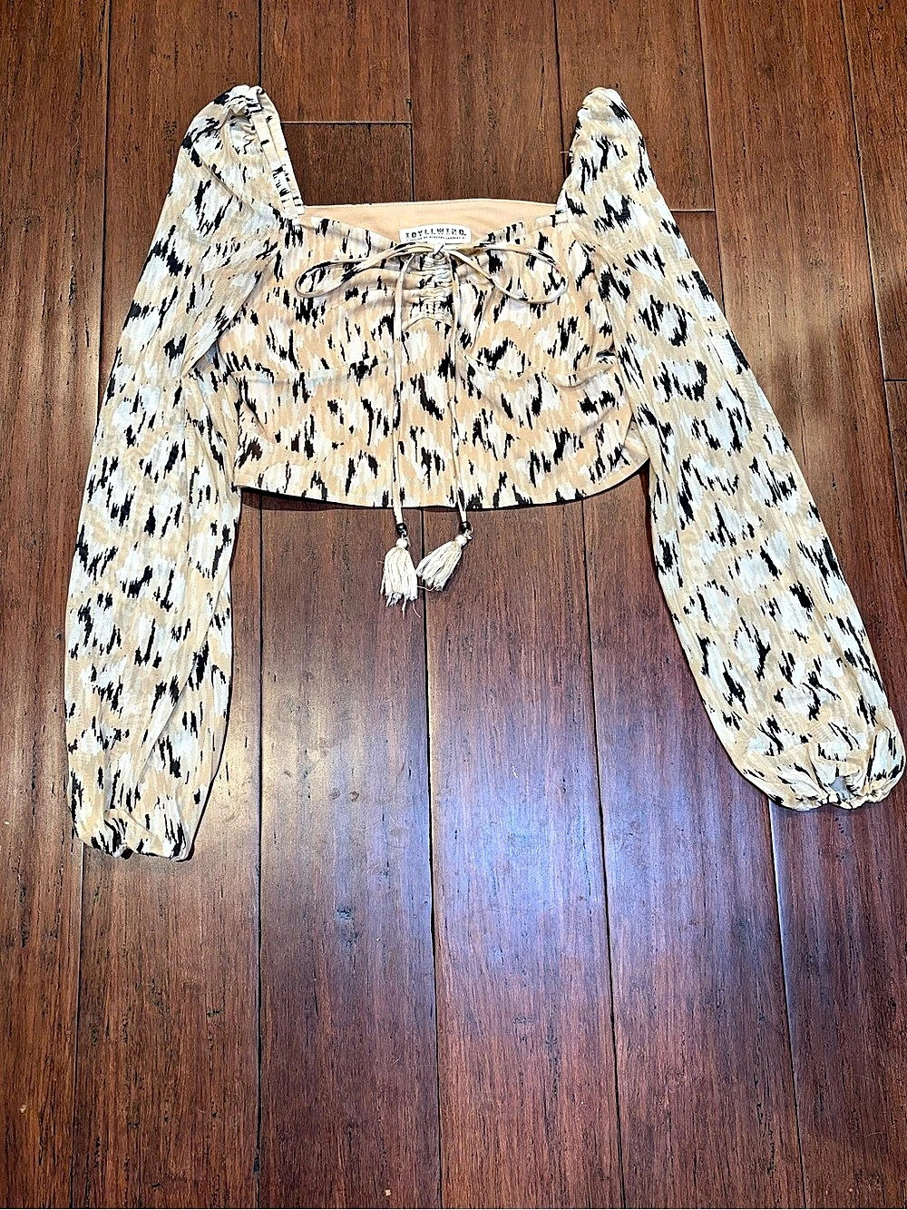 Idyllwind fueled by Miranda Lambert-Abstract Print Crop Top Size Small Like New
